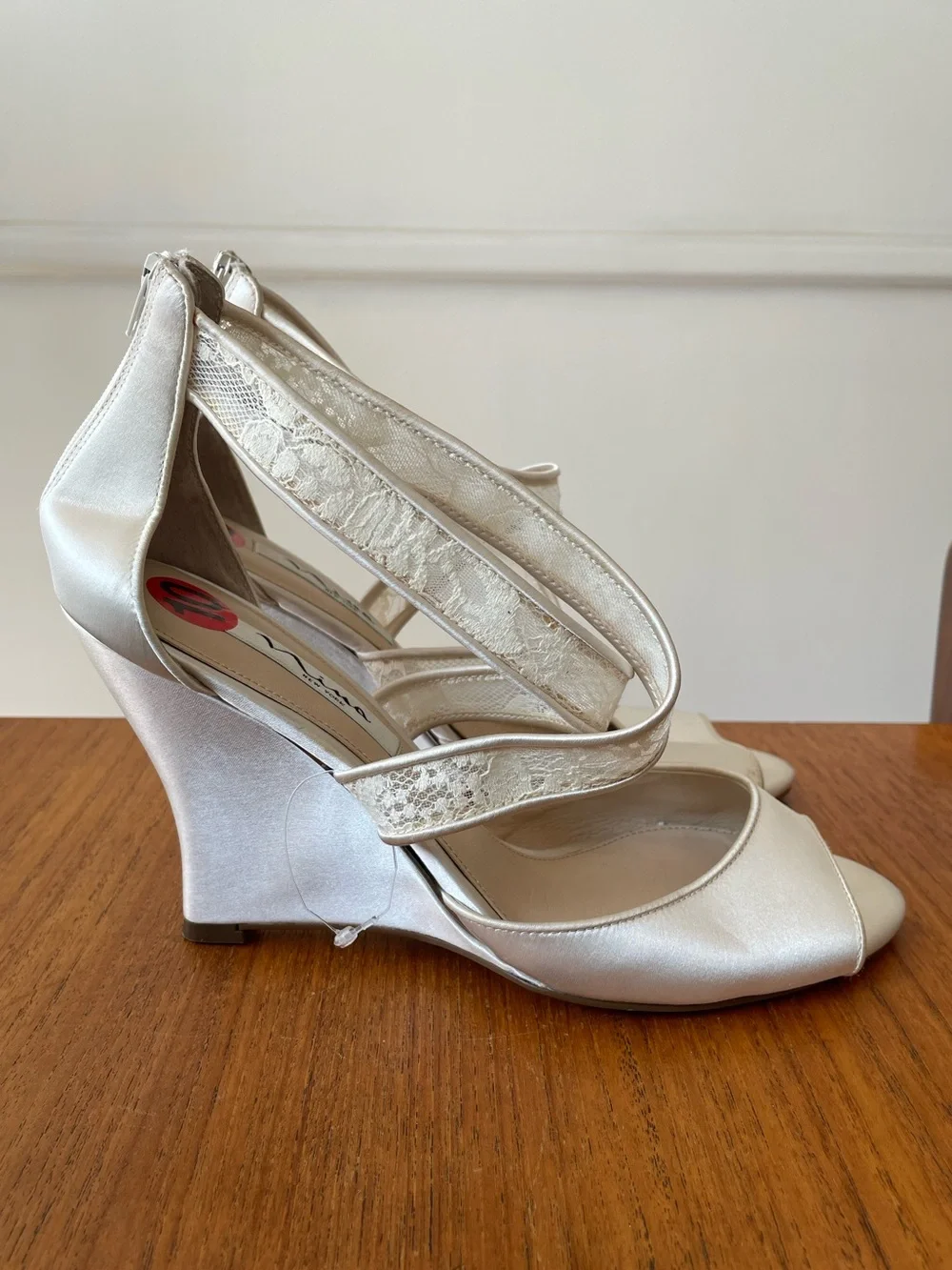 Nina New York Elyana Lace Strap Wedge Shoes Size 10